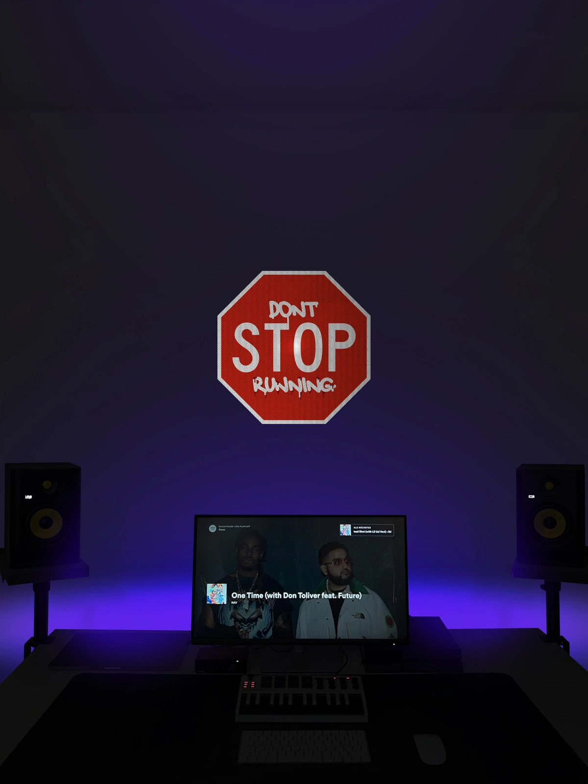 Don't STOP running Streetsign