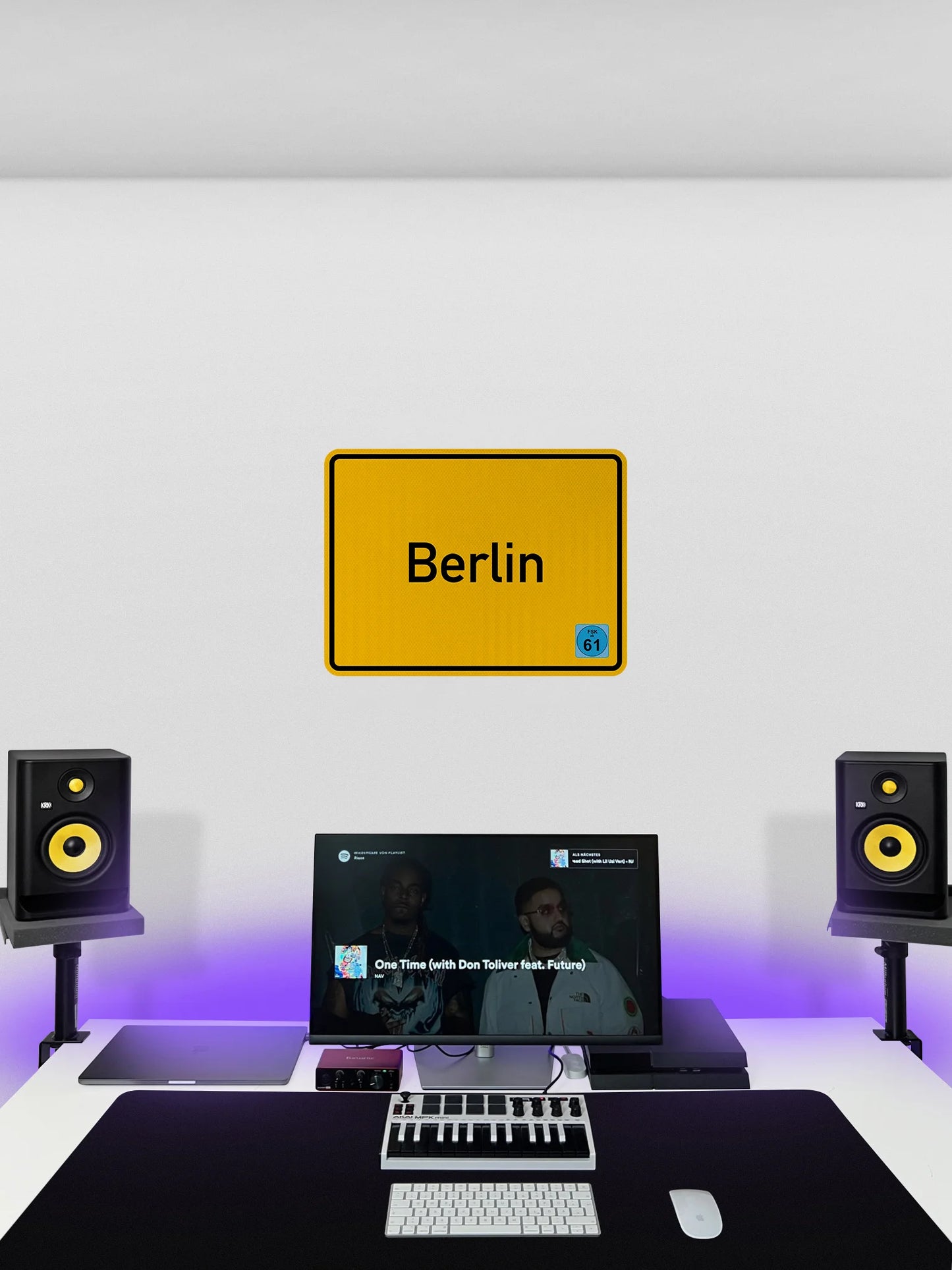 Berlin 61 Streetsign