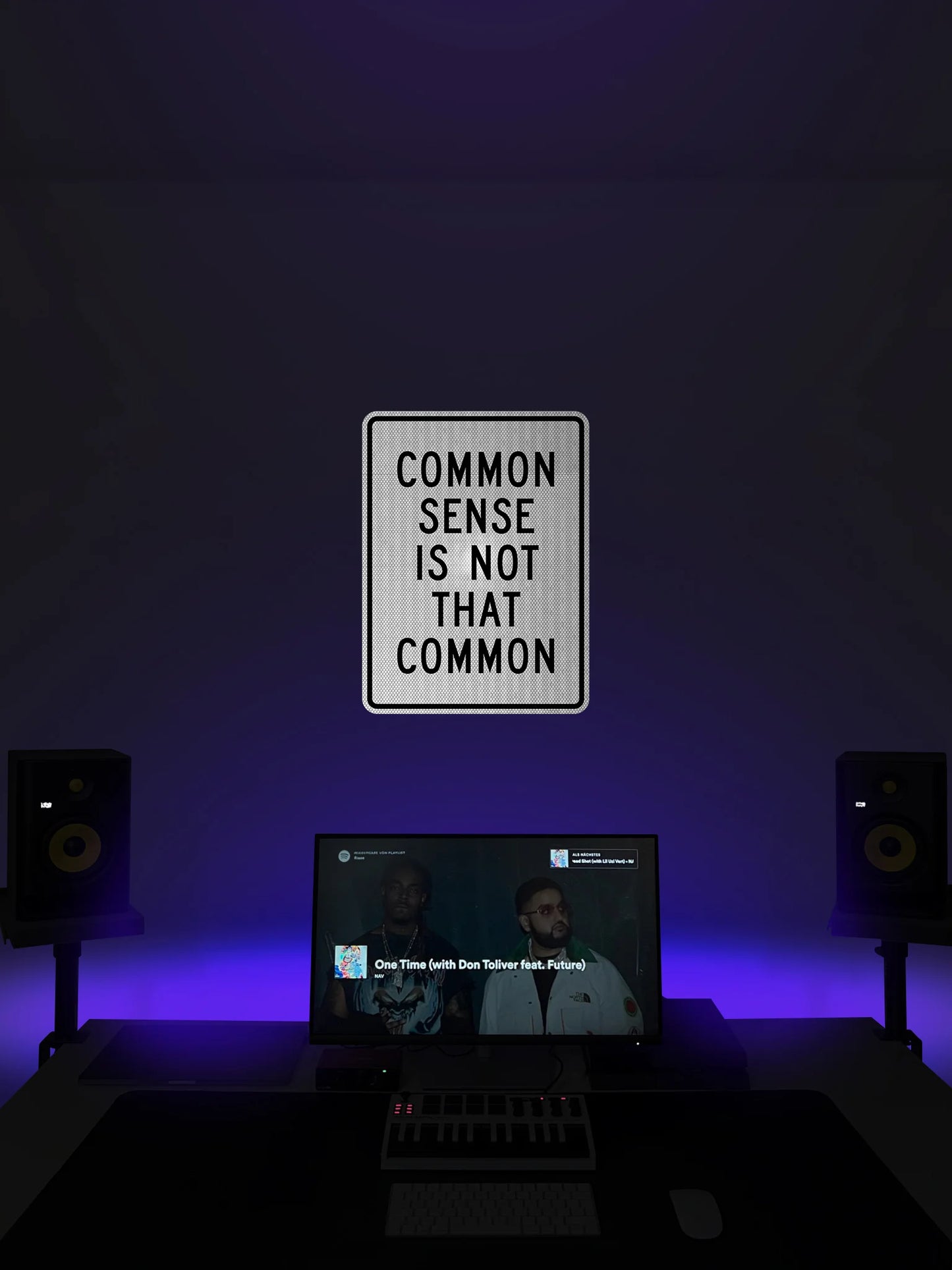 Common sense Streetsign