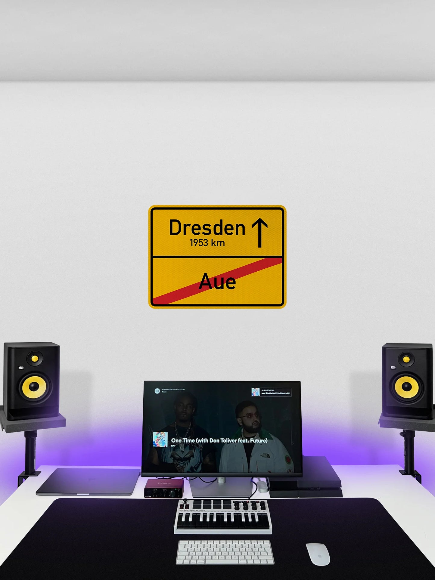 Aue X/ Dresden Streetsign
