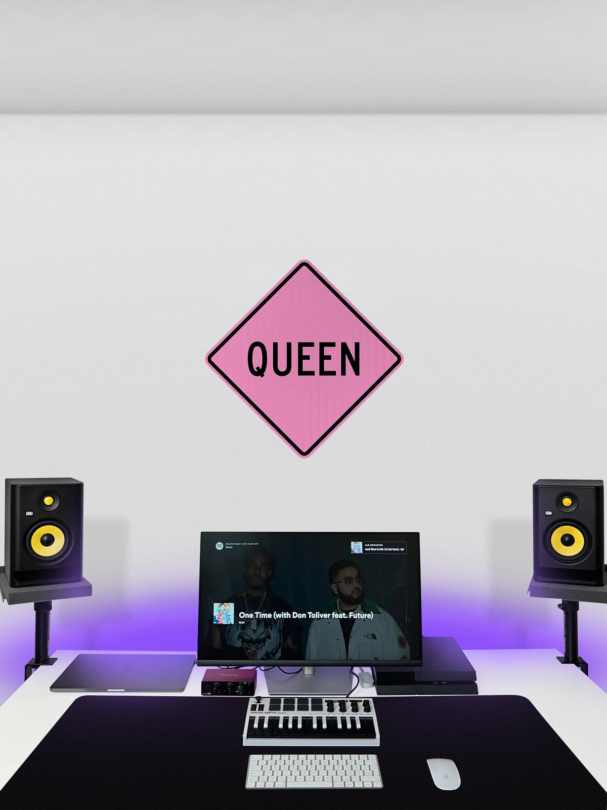 Queen Streetsign
