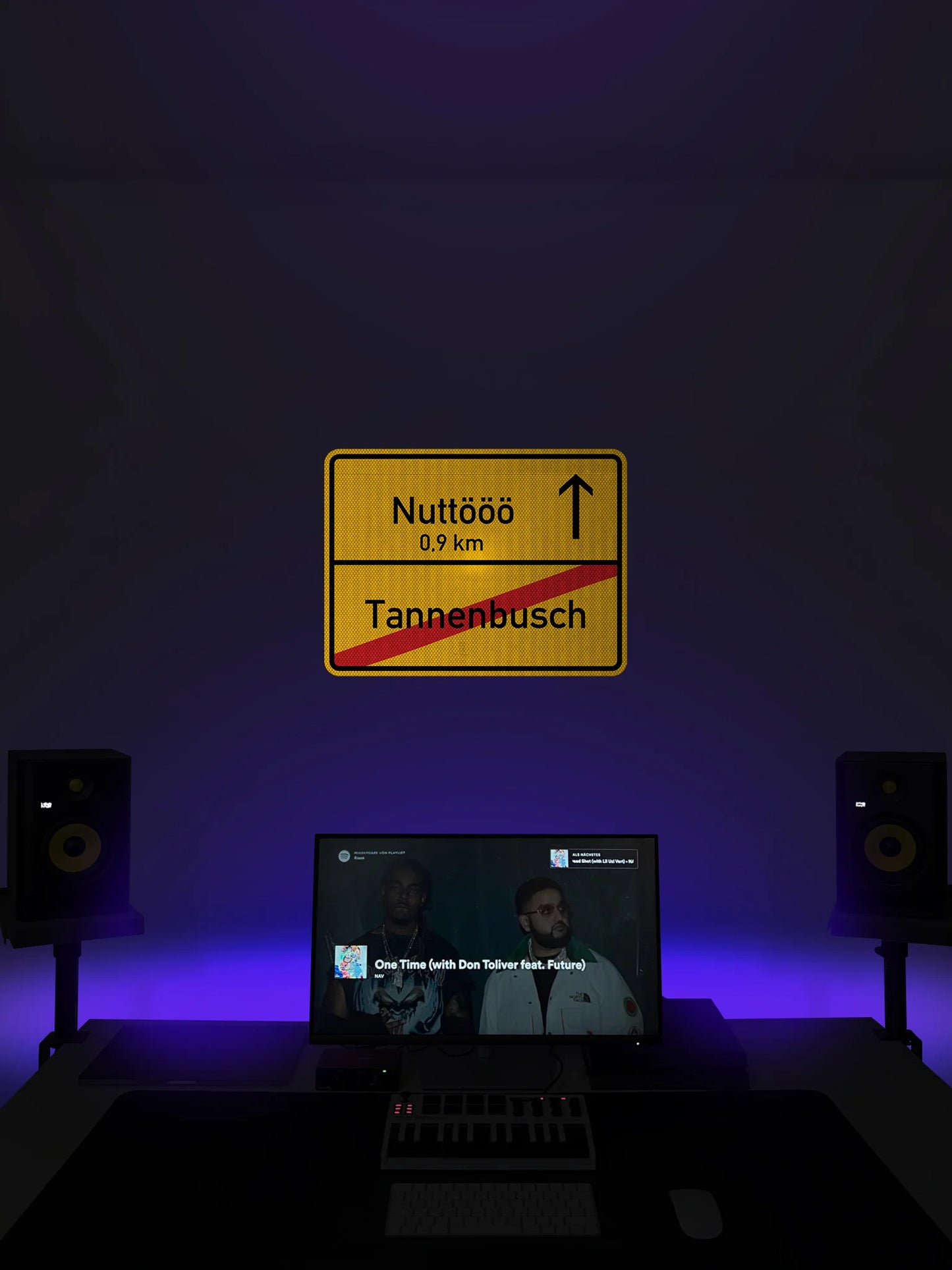 Tannenbusch/Nuttööö Streetsign