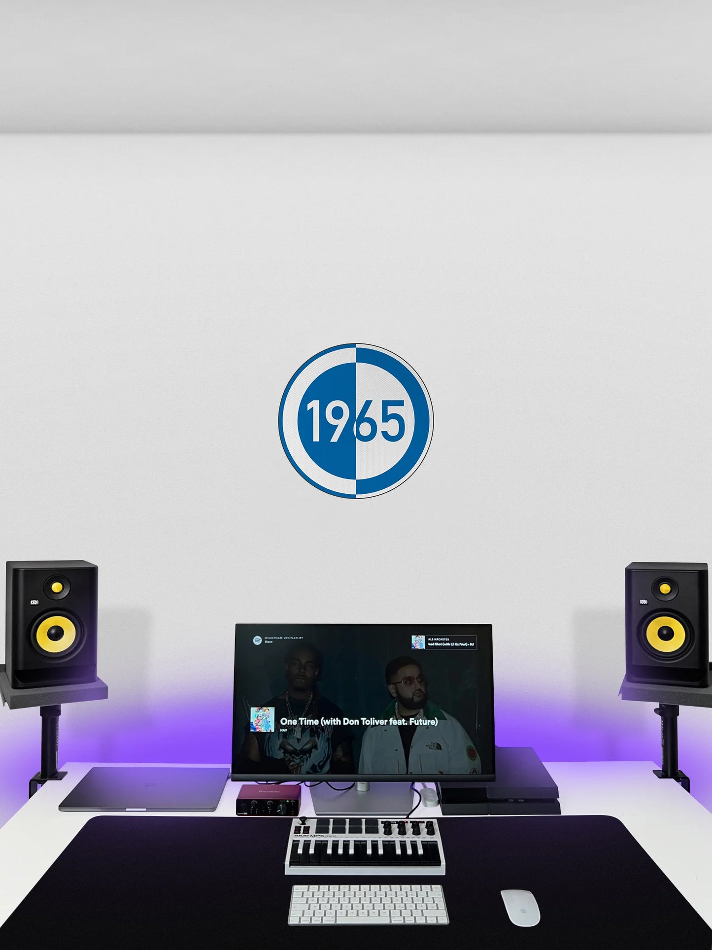 Speed limit 1965 (Blue White) Streetsign